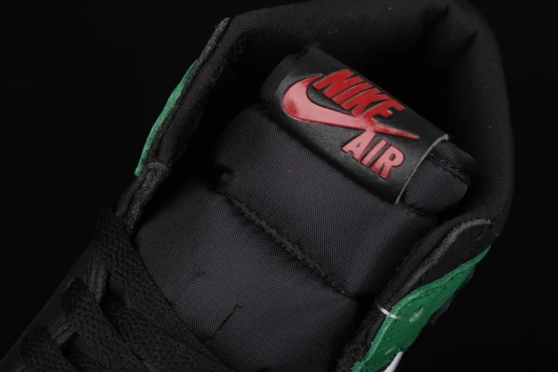 All categories Air Jordan Jordan series basketball shoes Air Jordan 1 High Air Jordan 1 "Pine Green" AJ1 Joe 1 retro black and green 555088-030